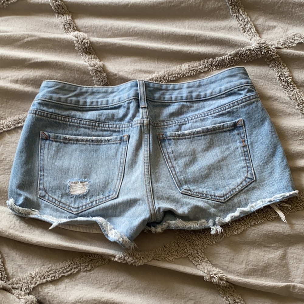 Jean Short with Floral Pocket - Picture 3 of 4